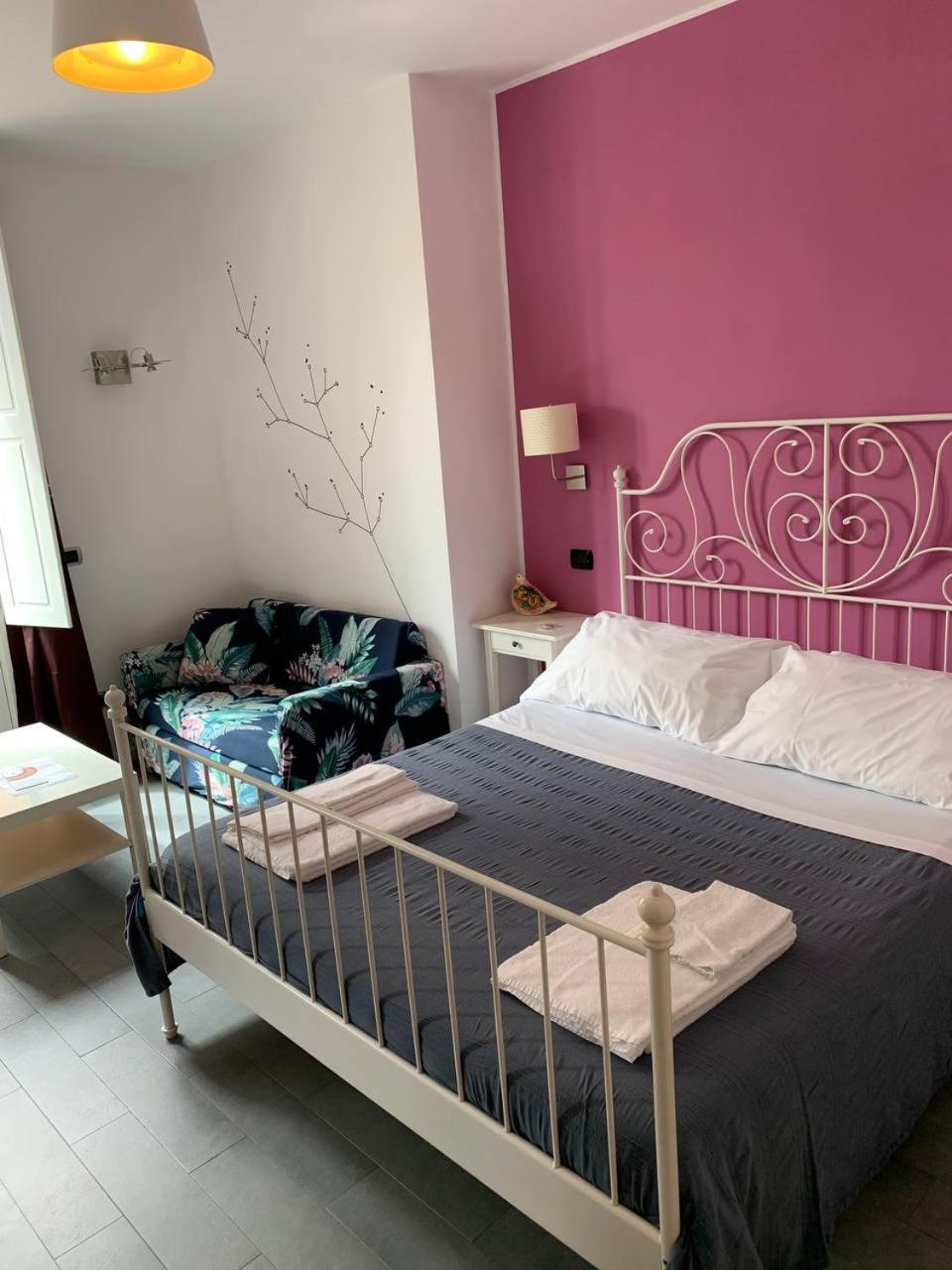 Guest House Le Sibille ตาออร์มินา ภายนอก รูปภาพ